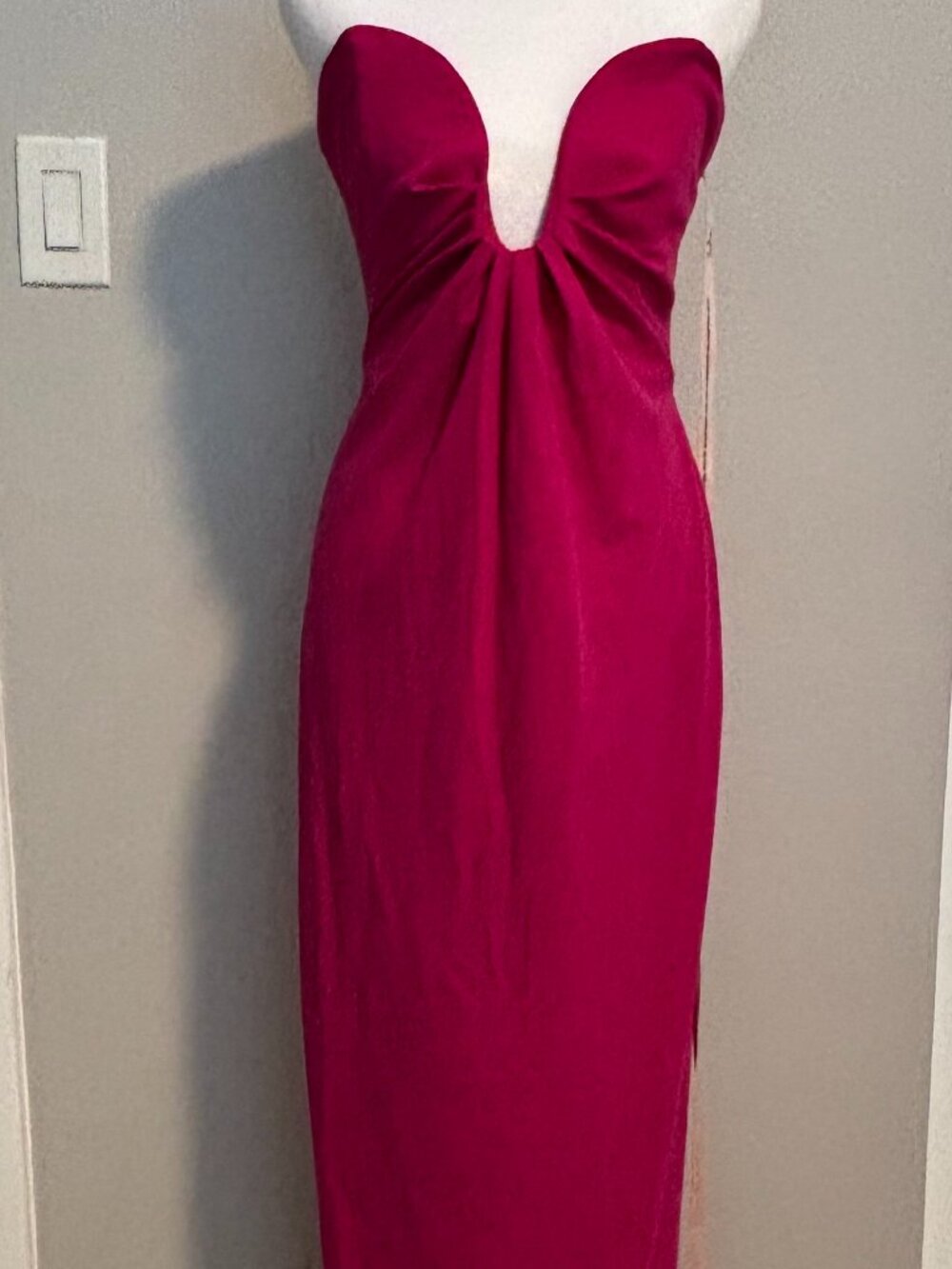 Fuschia Long Gown, Lulus, size SM, Never Worn/tags still on.